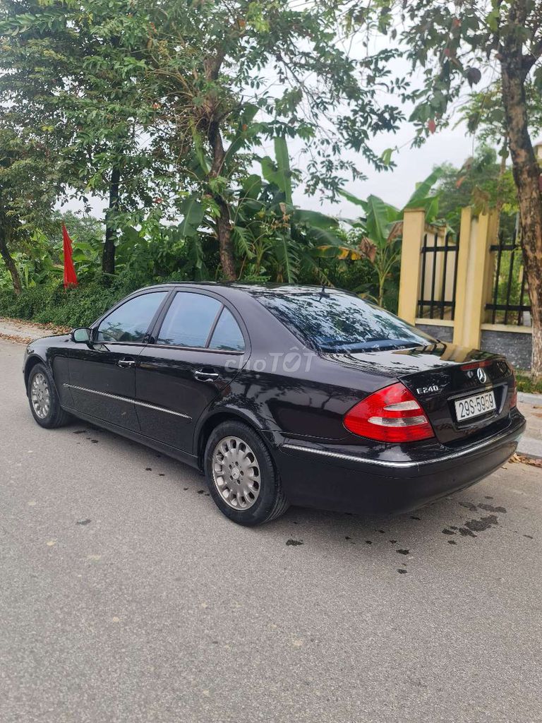 Mec E 240 cực chất. Nguyên bản toàn bộ. Mua bán Ô tô tại Quận Bắc Từ Liêm Hà Nội được đăng bởi Hải Đăng  hình 6