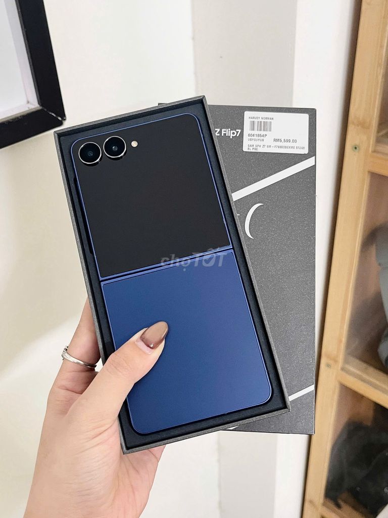 Samsung Zflip 7 bản 512GB fullbox Mỹ. Mua bán Điện thoại tại Quận Thanh Khê Đà Nẵng được đăng bởi TT PHONE hình 1