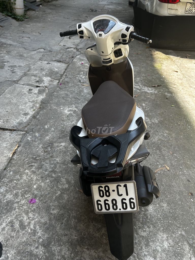 Honda Vision biển VIP sưu tầm. Mua bán Xe máy tại Quận Thanh Xuân Hà Nội được đăng bởi ALek hình 1