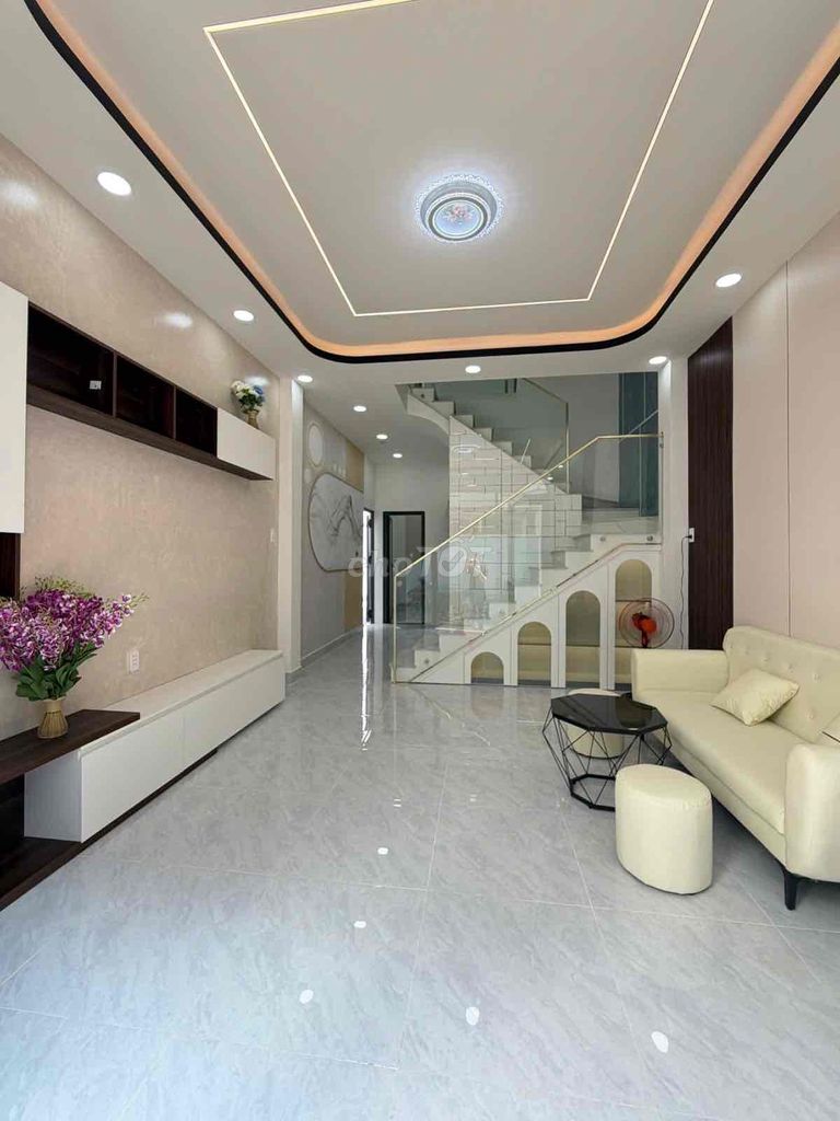 46 м2 (4x11,5), 2 этажа, 3 спальни, переулок 3 м, рядом с MT Bar Home Q6, рядом с PL