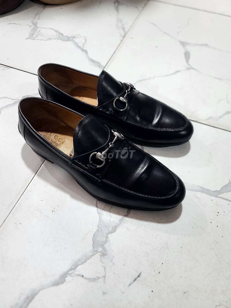 Loafer Gucci horebit nét căng