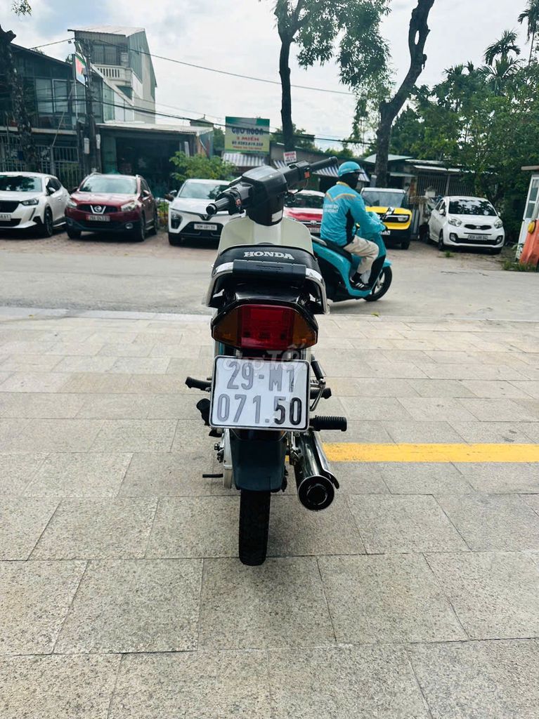 Honda Dream 2012 xe mộc máy zin cứng. Mua bán Xe máy tại Quận Ba Đình Hà Nội được đăng bởi XE MÁY VUI THU hình 4