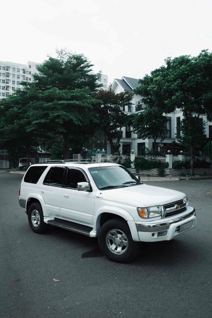 Toyota 4 Runner 1996 - 10000 km