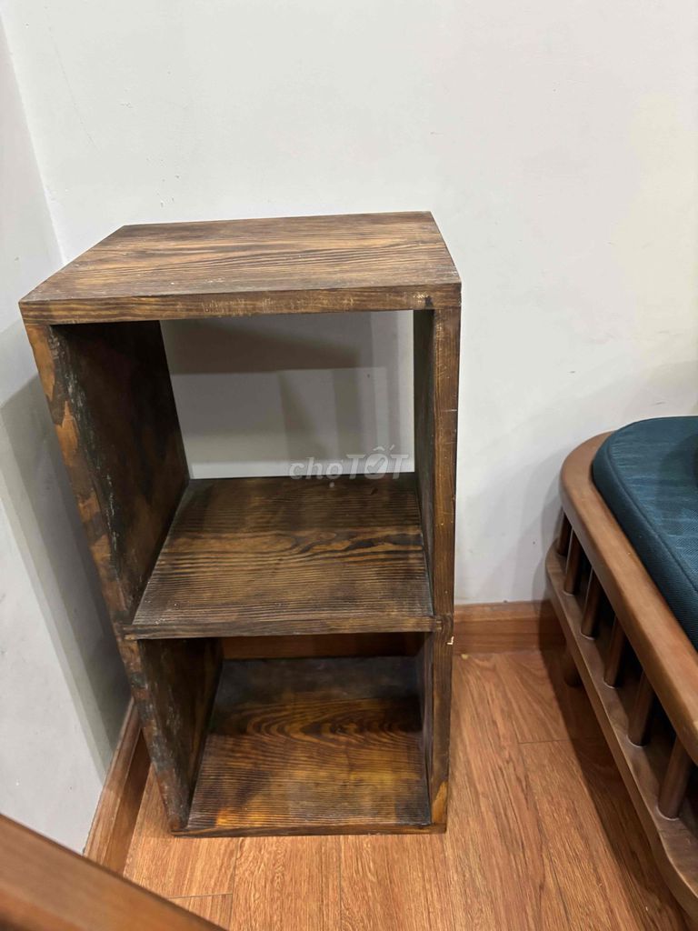 Kệ đầu giường gỗ thịt Óc chó 60cm. Mua bán Tủ, kệ gia đình tại Quận Long Biên Hà Nội được đăng bởi  Nguyễn Diệu Hương  hình 1