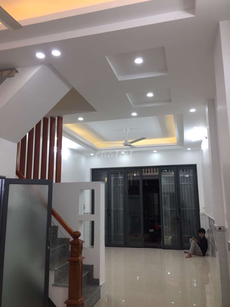 Bán nhà mới 3 tầng BTCT đường Âu Cơ phường 9 quận Tân Bình