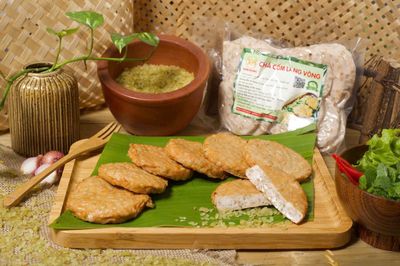 Chả cốm Làng Vòng Xuân Hương 0,5kg. Mua bán Đồ ăn, thực phẩm và các loại khác tại Quận Hoàng Mai Hà Nội được đăng bởi Xuân Hương Giò Chả