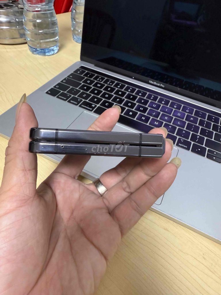 Galaxy Z Flip 5 Đen 256GB, Đẹp 98%, Nguyên Zin. Mua bán Điện thoại tại Quận 6 Tp Hồ Chí Minh được đăng bởi Laptop Phương Nghi hình 3