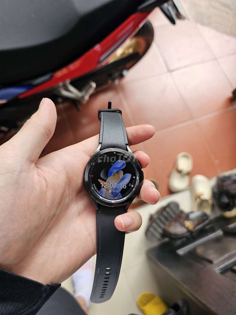 Samsung Galaxy Watch 4 Classic BT đen hơi xước nhẹ