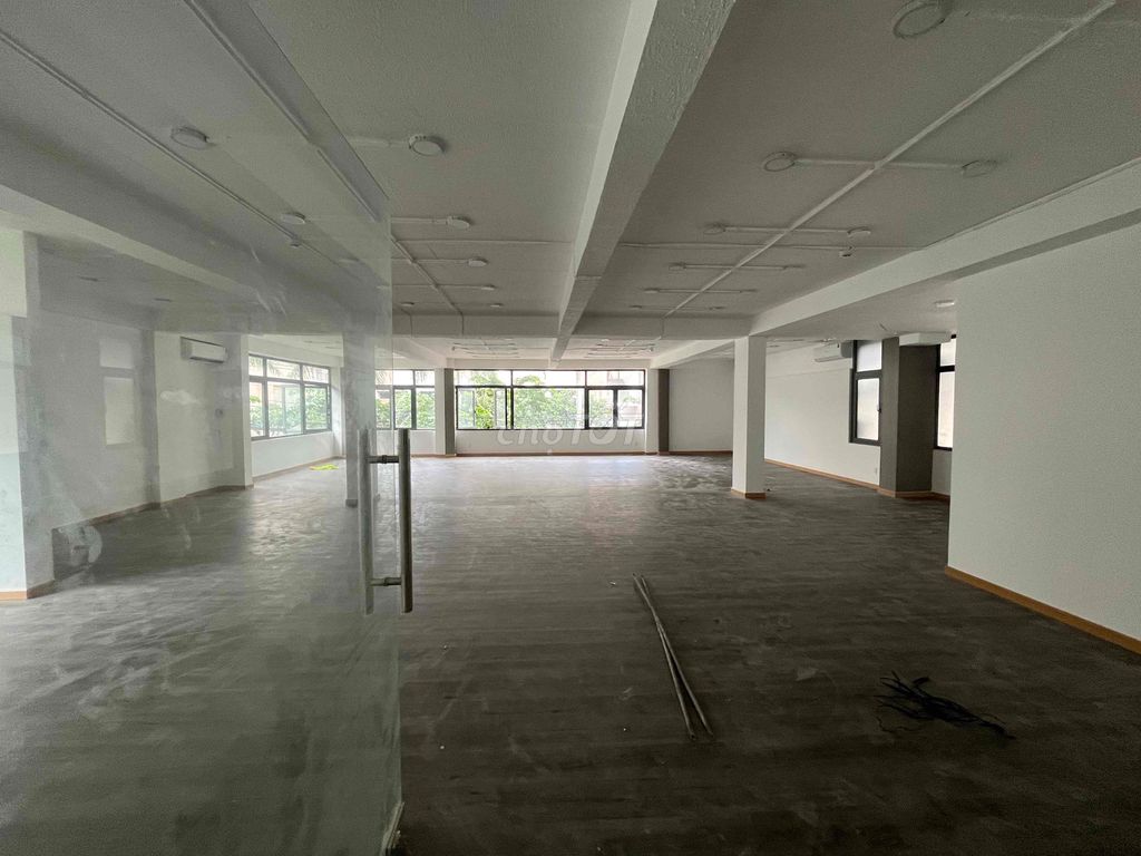 Cho thuê văn phòng- showroom-nguyên tầng - 270m2 - Nguyễn Văn Hưởng