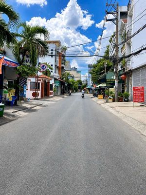 Ngay Nhà Ga metro Phạm Văn Bạch, 4x10m, 2 Tầng, 4.x tỷ
