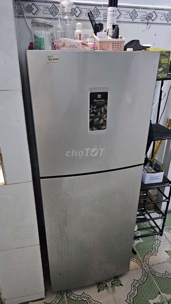 Tủ lạnh electrolux 200 lit tủ còn rất và đẹp