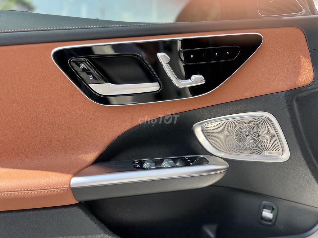 ❤️ MERCEDES C300 AMG 2023 TRẮNG/NÂU CỰC ĐẸP. Mua bán Ô tô tại Quận 7 Tp Hồ Chí Minh được đăng bởi Tri Mercedes DNZ hình 15
