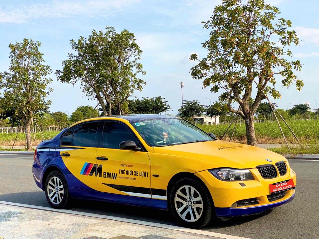 BMW 325i 2007, серый