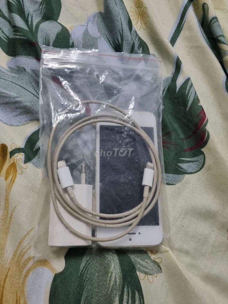 Apple iPhone 4 Trắng Không lên nguồn. Mua bán Điện thoại tại Thành phố Tân An Long An được đăng bởi Nguyễn Khánh  hình 1