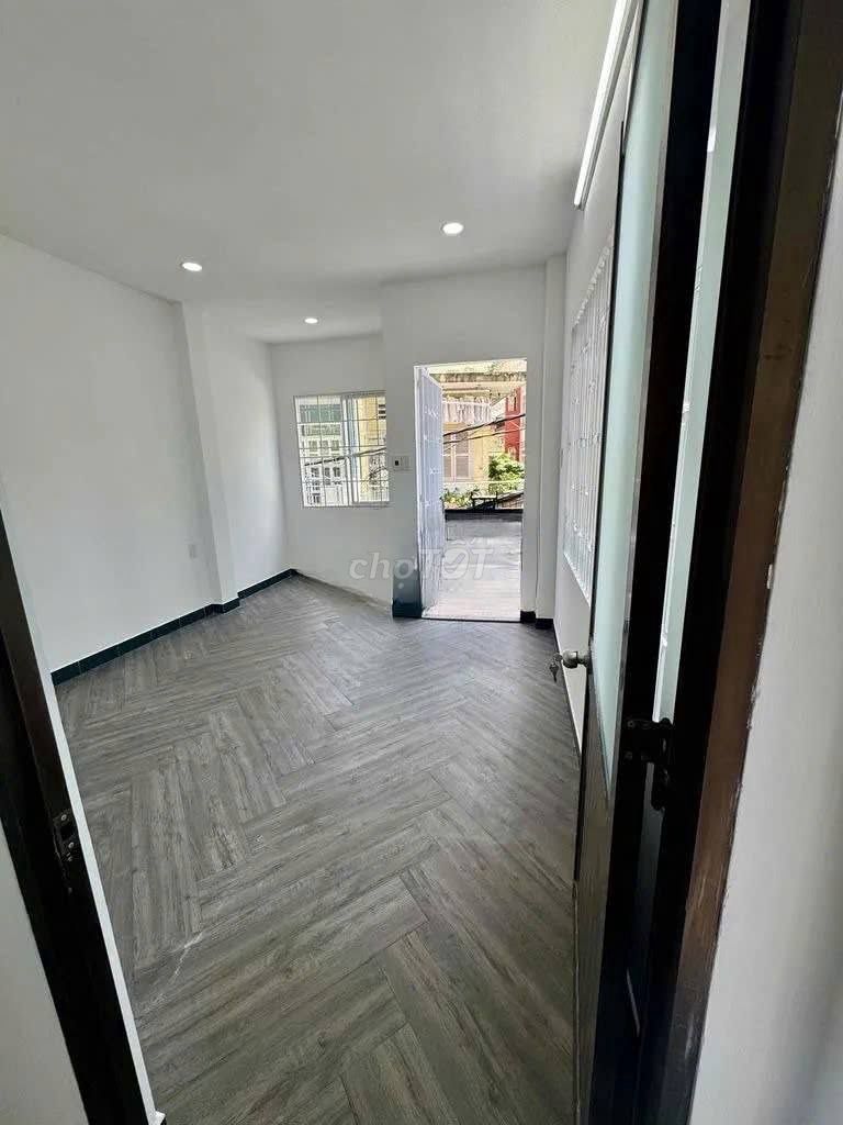 Новый дом_3BR _ 2 фасада аллеи Хунг Дао Чан в районе 1