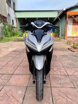 VARIO 150i 2018 nhập indo màu Bạc Nhám Máy Zin. Mua bán Xe máy tại Quận Ninh Kiều Cần Thơ được đăng bởi Xe Máy TÂN LIÊN HƯNG 1 91B