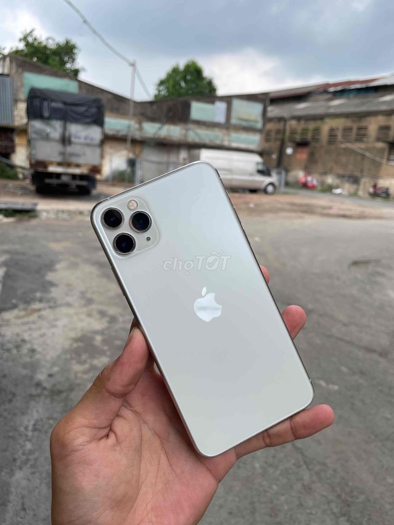 Apple iPhone 11 Pro Max 64GB Bạc. Mua bán Điện thoại tại Quận 11 Tp Hồ Chí Minh được đăng bởi Khang Ruaaaa hình 1