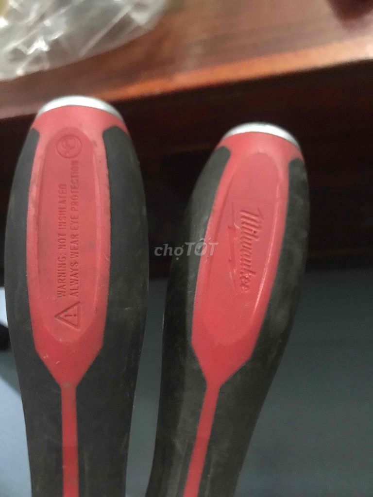 Tua vít Milwaukee Đỏ Đen Bạc. Mua bán Đồ chuyên dụng, Giống nuôi trồng tại Quận 5 Tp Hồ Chí Minh được đăng bởi LÂM CHỢ LỚN hình 1