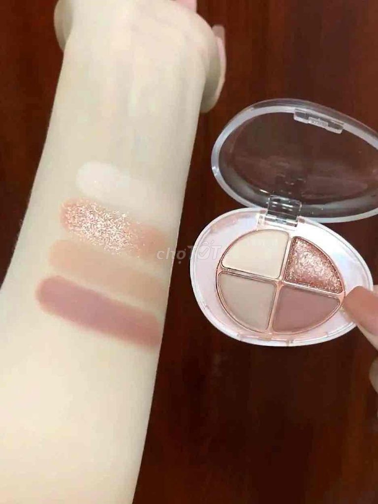 [order]Phấn mắt Nữ nhiều màu lì nhũ. Mua bán Phụ kiện thời trang khác tại Huyện Nam Trực Nam Định được đăng bởi Onenee hình 1