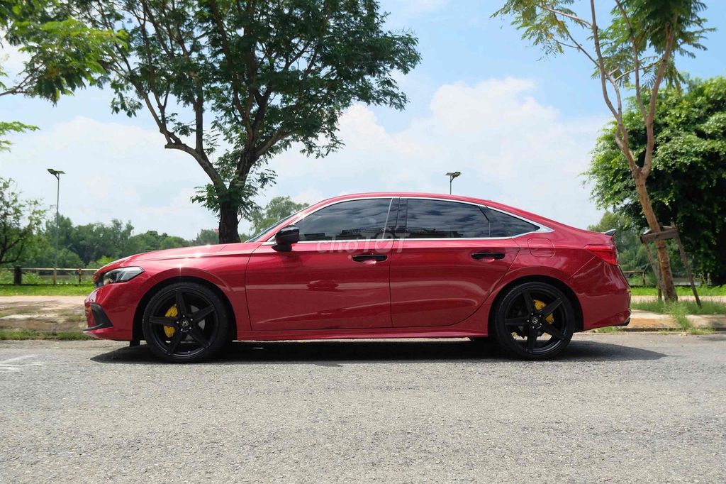 Civic RS Đỏ 2023- 34000 km, Trang bị trên 50 Trieu. Mua bán Ô tô tại Quận 7 Tp Hồ Chí Minh được đăng bởi SHOWROOM HONDA ÔTÔ QUẬN 7 hình 5