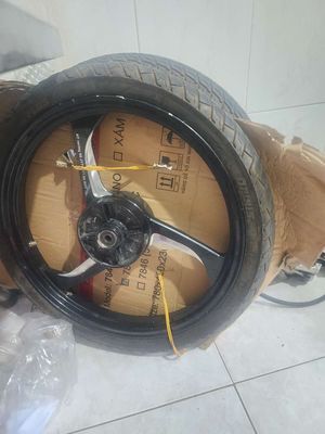 Bánh xe máy như hình. Mua bán Phụ tùng xe tại Thành phố Đồng Xoài Bình Phước được đăng bởi hậu mãi bạc
