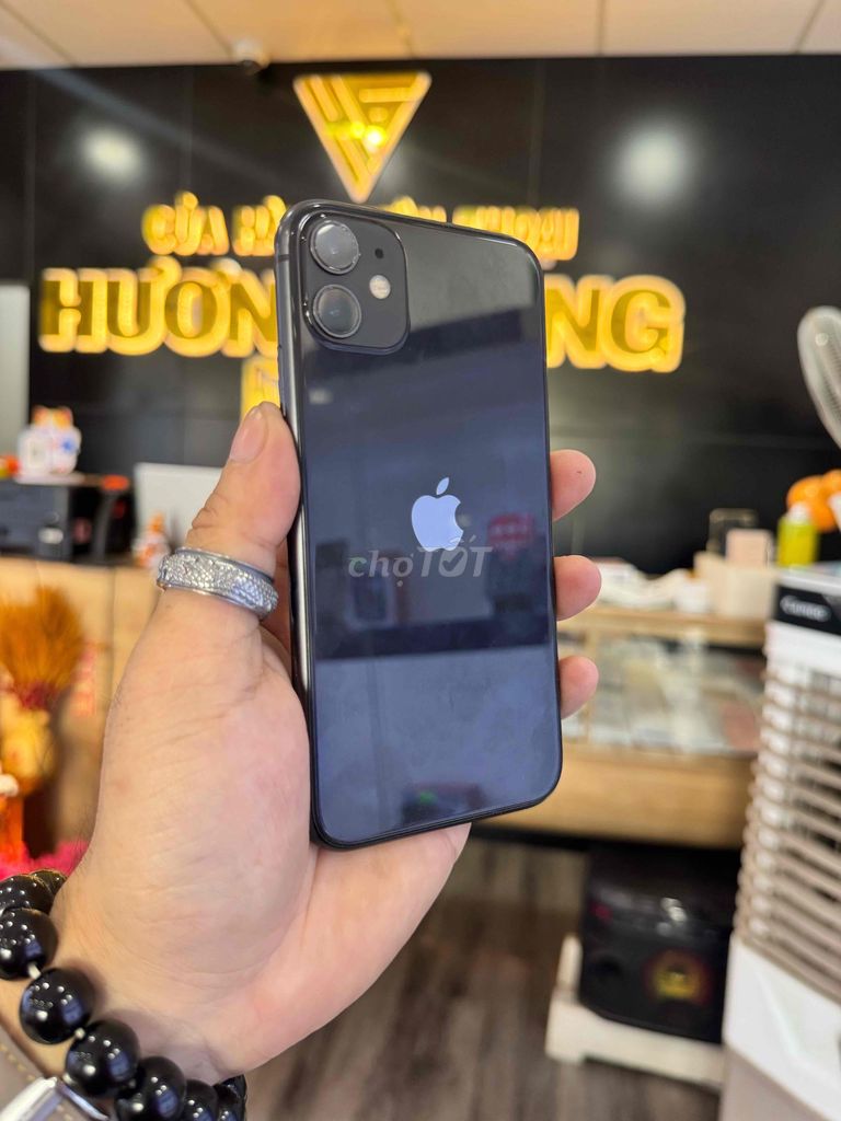 iPhone 11  64GB Đen giá😍. Mua bán Điện thoại tại Thành phố Bến Tre Bến Tre được đăng bởi HươngGiangmobile hình 1