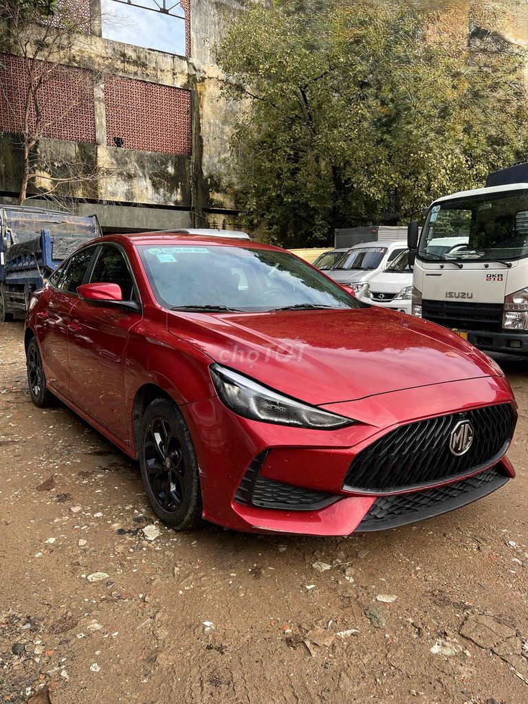 MG MG5 2023 Автомат Таиланд Красный 16x.000 км