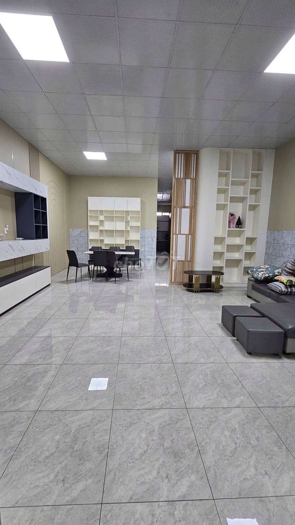 Cho thuê nhà mặt tiền gần chợ Dĩ An 