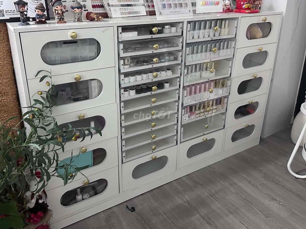 Tủ đựng sơn nail Gỗ thịt Trắng 1m x 1m6. Mua bán Tủ, kệ gia đình tại Quận Bình Thạnh Tp Hồ Chí Minh được đăng bởi Thu Hiền hình 1
