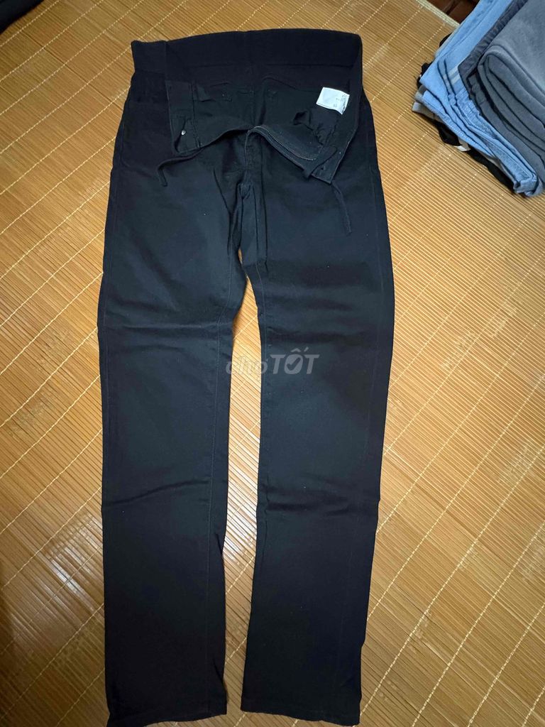 Quần jean nam uniqlo đen chất liệu Jean. Mua bán Quần áo tại Quận Hai Bà Trưng Hà Nội được đăng bởi Tan Nguyen hình 1