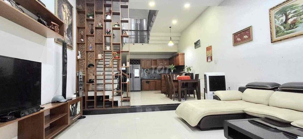 BÁN NHÀ 3 TẦNG, SÁT LÊ ĐẠI HÀNH, DT 100m2, DỰ ÁN GẦN SÂN BAY, ĐẦU TƯ