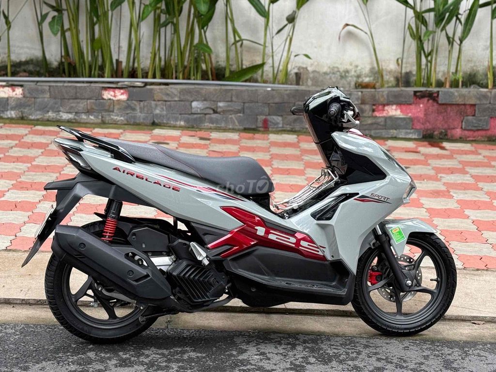 Honda Air Blade 125 2025 пробег 8 тыс. км Хошимин