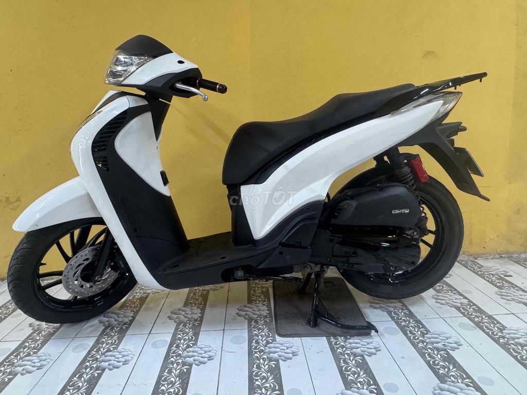 SH 125 2015 года в обвесе под Italy супер красивый 43D1-403.98