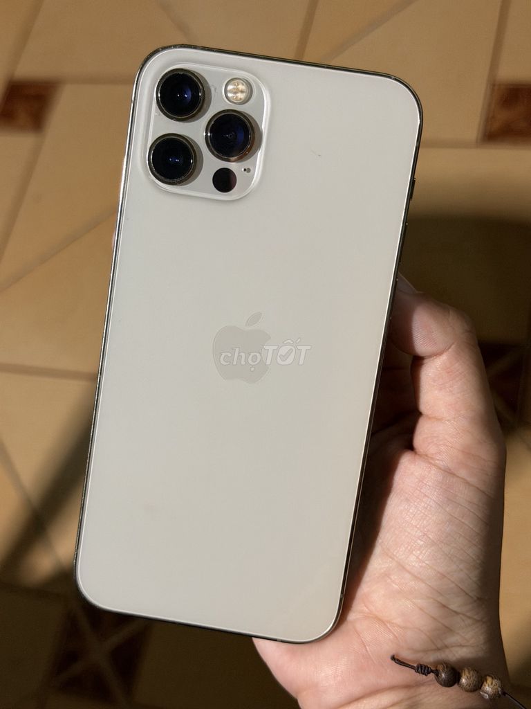 Apple iPhone 12 Pro 128GB Vàng Đã ép kính. Mua bán Điện thoại tại Thành phố Buôn Ma Thuột Đắk Lắk được đăng bởi Nguyễn linh hình 1