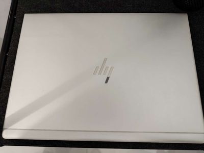 Laptop HP 830 G5