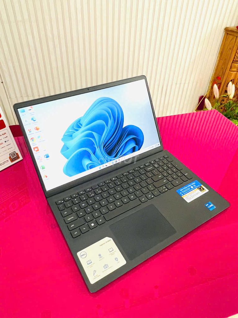 Dell Inspiron 3511 i5 1135G7 ram 8G SSD 512 FHD