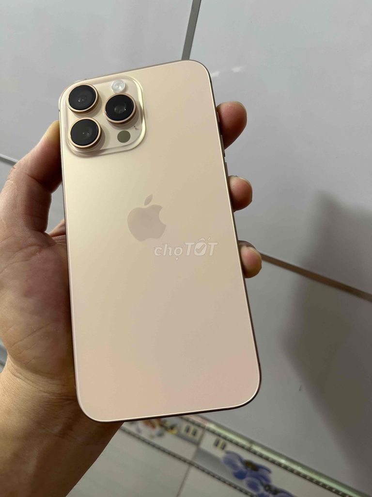 iPhone 16 Pro Max 256GB Vàng Quốc Tế Mỹ Đẹp Keng. Mua bán Điện thoại tại Thành phố Thuận An Bình Dương được đăng bởi Hoàng hình 1