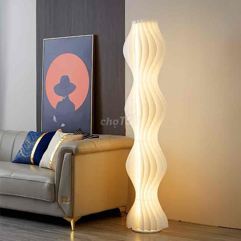 Đèn cây decor 1m65 3 chế độ cũ. Mua bán Đèn tại Quận Thanh Xuân Hà Nội được đăng bởi Lê Yến hình 1