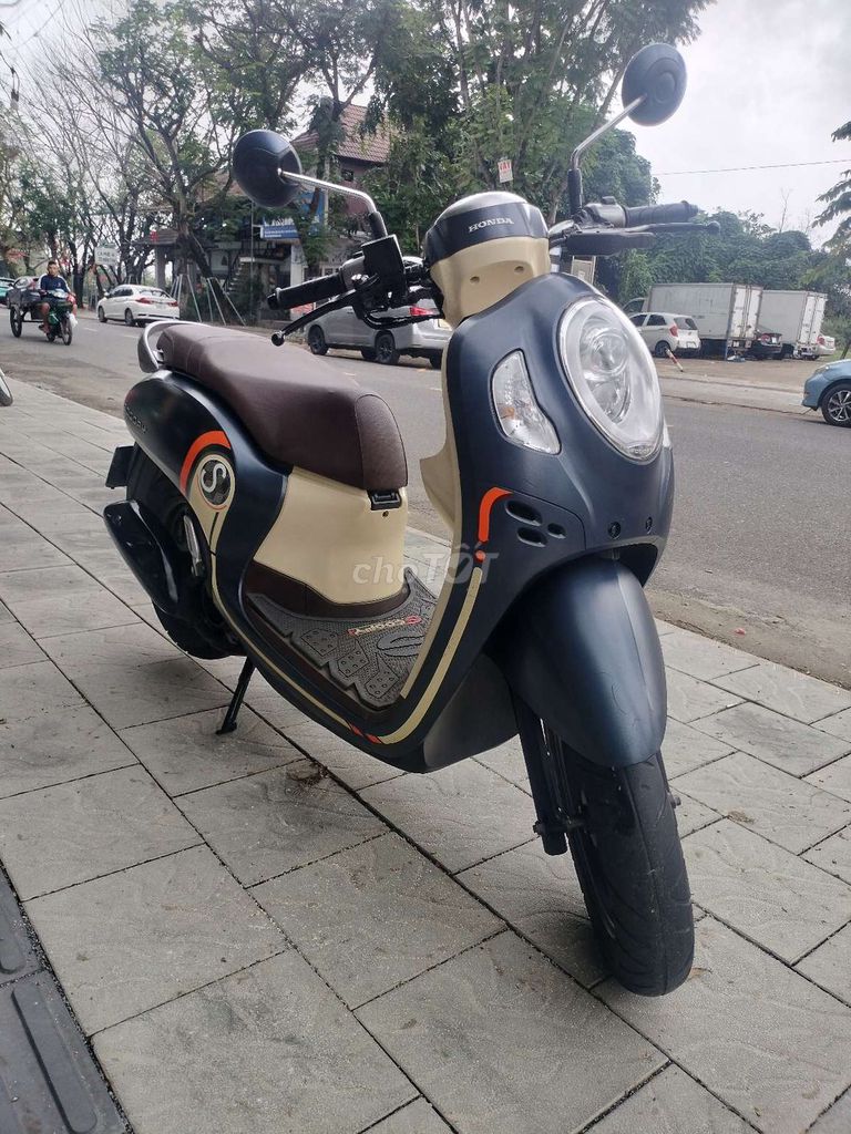 Honda Scoopy 2022 Xám kem. Mua bán Xe máy tại Quận Thanh Khê Đà Nẵng được đăng bởi Phạm Cương hình 1