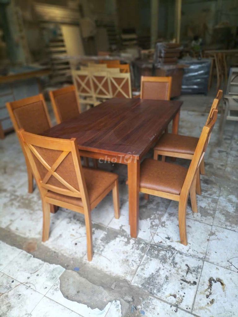 Bộ bàn ăn Gỗ Nâu 1 bàn 6 ghế. Mua bán Bàn ghế tại Huyện Trảng Bom Đồng Nai được đăng bởi Vân Anh hình 1