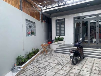 BIỆT THỰ 150M2 TẶNG NỘI THẤT XE HƠI NGỦ TRONG NHÀ ĐƯNG LÊ HỒNG PHONG