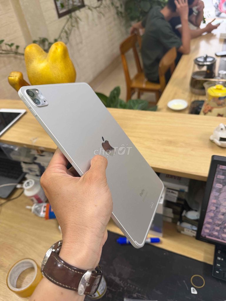 Apple iPad Pro M2 5G 128GB Bạc Đã qua sử dụng. Mua bán Máy tính bảng tại Quận Cẩm Lệ Đà Nẵng được đăng bởi Nam Tran hình 1