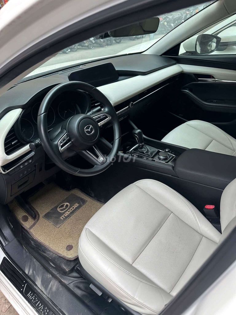 Mazda 3 2020 Luxury Trắng. Mua bán Ô tô tại Quận Thanh Xuân Hà Nội được đăng bởi Trung Realtor hình 4