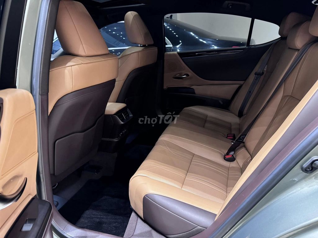 Lexus ES 250 model 2021 màu hiếm. Mua bán Ô tô tại Quận Gò Vấp Tp Hồ Chí Minh được đăng bởi Sĩ Minh hình 16