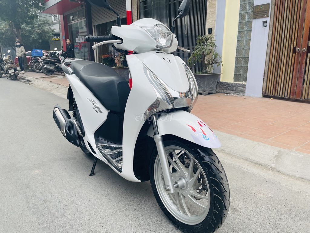 HONDA SH 150 TRẮNG NGUYÊN BẢN BIỂN 29