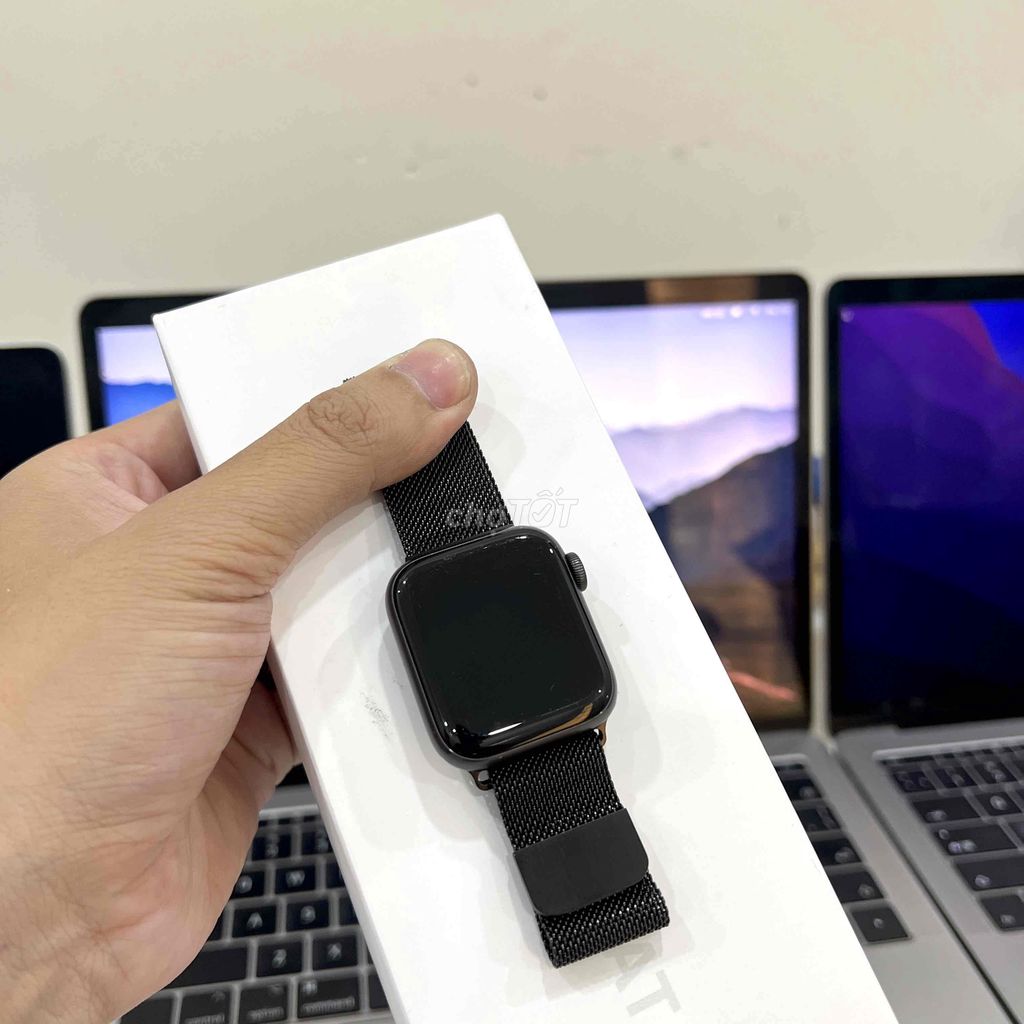 Apple Watch Series 5 40mm đen, pin cao