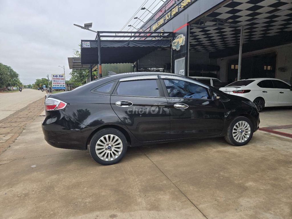 Ford Fiesta 2011 1.5 AT Sedan - 100000 km. Mua bán Ô tô tại Huyện Ea Súp Đắk Lắk được đăng bởi Quang thiện hình 7
