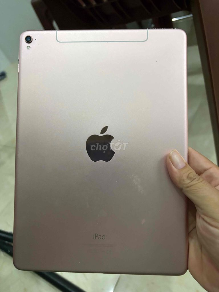 Apple iPad Pro 9.7 128GB Vàng hồng Đã sử dụng. Mua bán Máy tính bảng tại Quận Bình Tân Tp Hồ Chí Minh được đăng bởi Luu hình 1