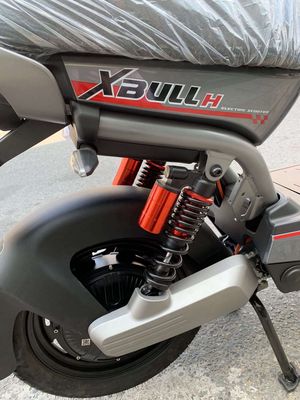 Xe máy điện Yadea Xbull H Xám