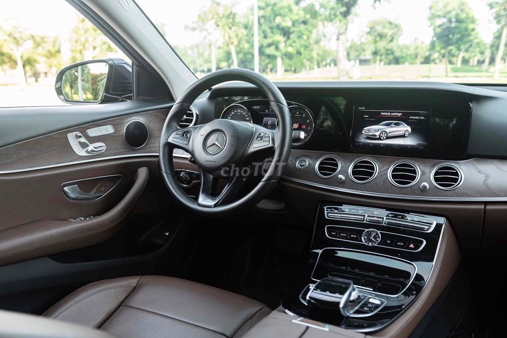 LONG ANH AUTO về Mercedes E200 model 2017. Mua bán Ô tô tại Quận 7 Tp Hồ Chí Minh được đăng bởi LongAnh AuTo  hình 6